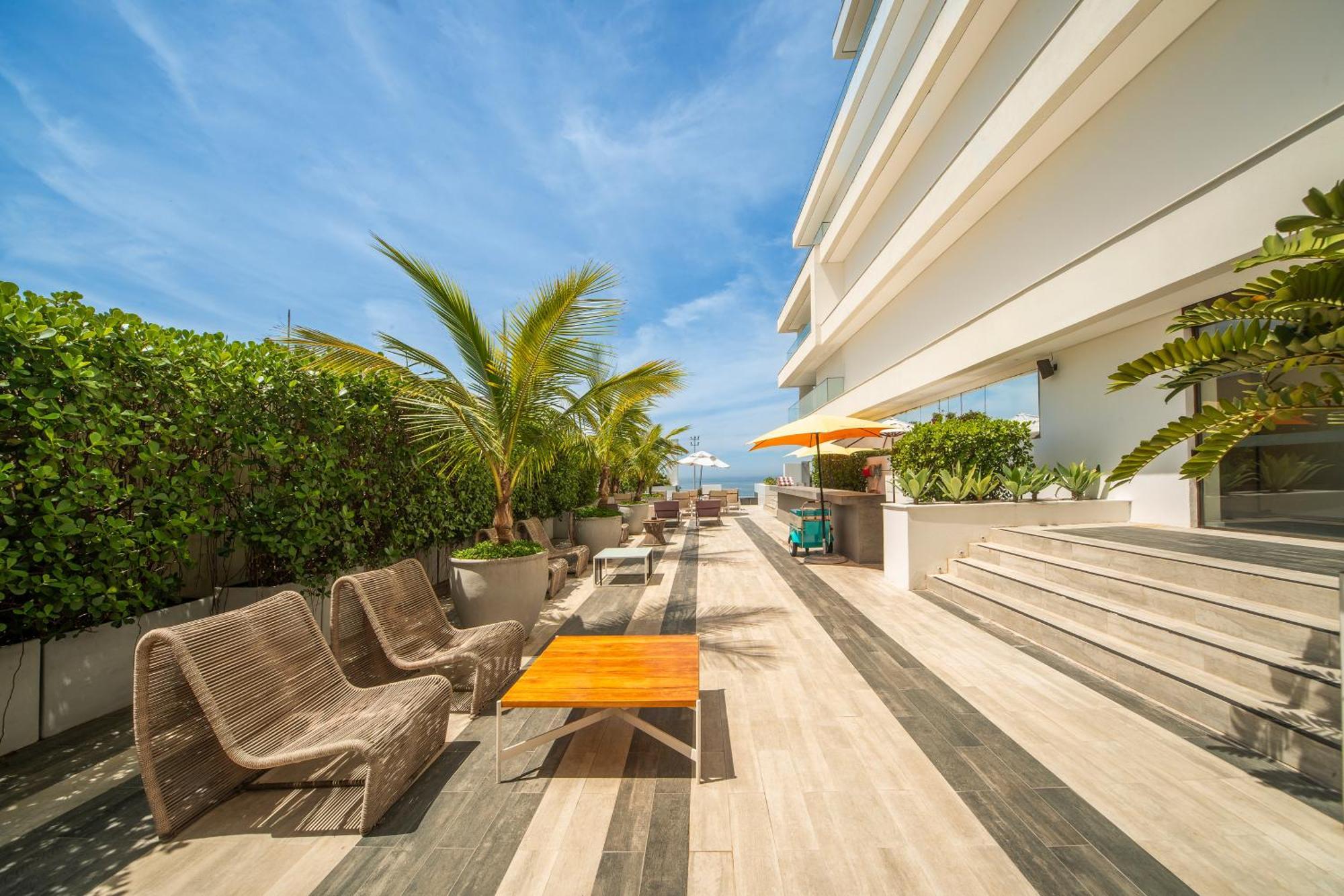 מלון ריו דה ז'ניירו Lifestyle Laghetto Collection מראה חיצוני תמונה The rooftop pool at the W South Beach